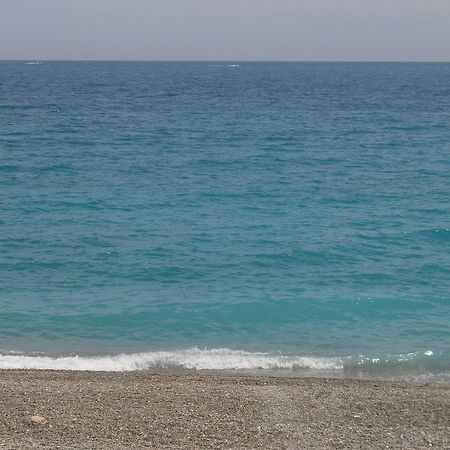 فندق مانيان نيس المظهر الخارجي الصورة